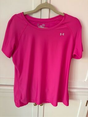 Under Armour Heatgear Women's Hot Pink Short Sleeve Large